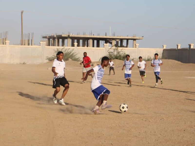 تواصل المنافسات الرياضية للناشئين والشباب بمباراة حماسية في لحج