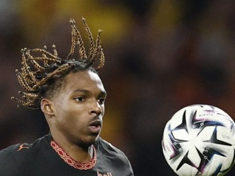 صفقة ليفربول الجديدة جاكيه يتعرض لإصابة خطيرة تثير القلق في صفوف الفريق