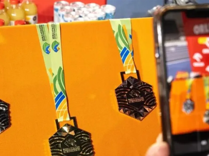 هل تراجعت جودة منصات تتويج ميلانو بسبب الميداليات المكسورة؟