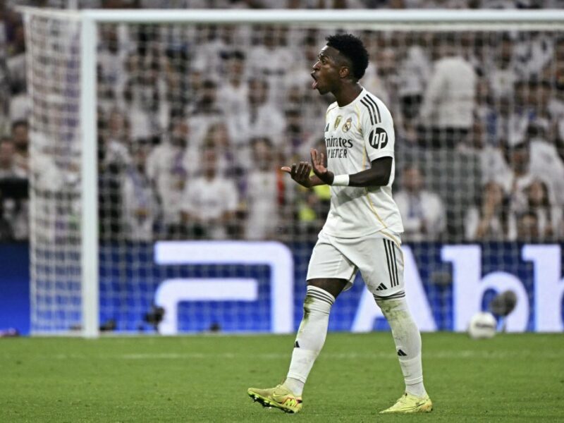 عقوبات صارمة تُفرض على مشجع بسبب الإساءة إلى فينيسيوس جونيور