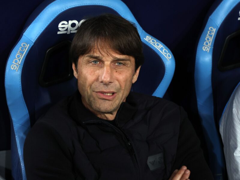 انطونيو كونتي يصرح موقف نابولي من سباق اللقب بعد الخروج من كأس إيطاليا