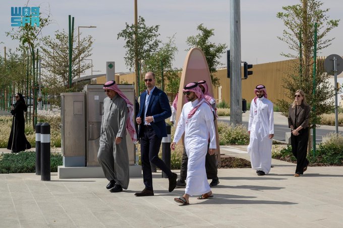 في زيارة ترويجية ملهمة، وزير الرياضة يرافق ولي عهد بريطانيا في مشروع المسار الرياضي
