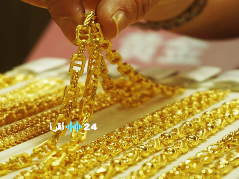 تراجع ملحوظ في أسعار سبائك الذهب في عمان اليوم وسط ضغوط عالمية