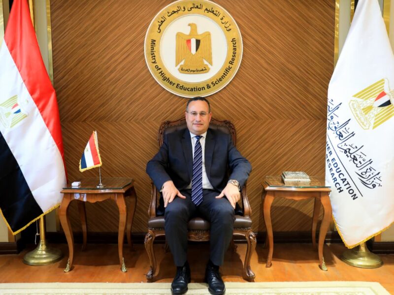 نحو مستقبل مشرق.. عبد العزيز قنصوه يؤكد التزامه بتعزيز التعليم العالي والبحث العلمي