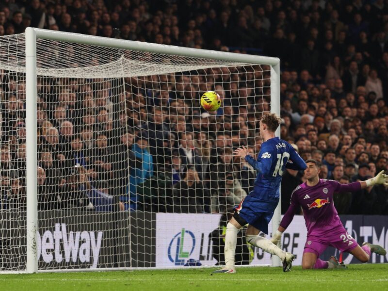 شاهد.. إهدار “أسهل فرصة” في البريميرليغ بطريقة غير متوقعة