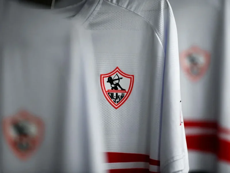خطة جديدة من كاف: الزمالك يتلقى إشعارًا بطاقم تحكيم مباراته ضد كايزر تشيفز