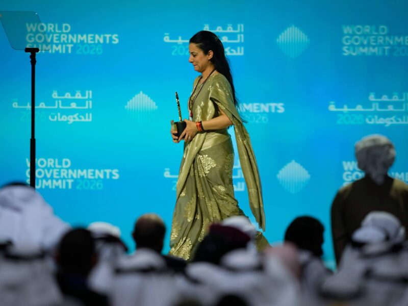 تعليم وإبداع: الهندية روبل ناغي تحصد جائزة أفضل معلم في العالم مع 800 مركز وجدارية تعليمية