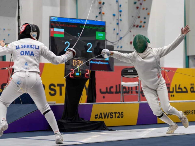 موهبة عُمانية تتألق في المبارزة النسائية في البطولات العربية