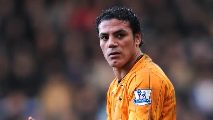 عمرو زكي “البلدوزر” يُقبض عليه في مطار القاهرة أثناء رحلته إلى الإمارات