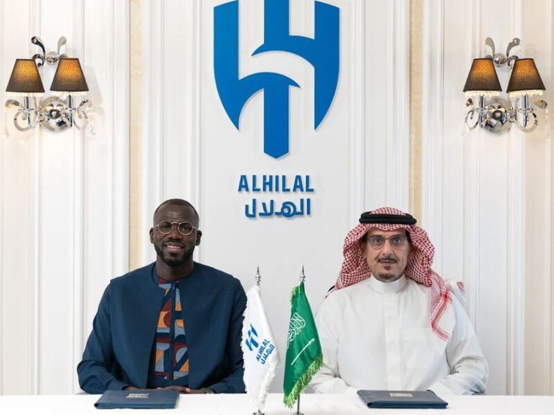 انطلاقاً من الطموحات.. الهلال يجدد التعاقد مع كاليدو كوليبالي