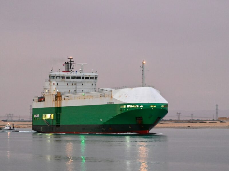 شركات الشحن تواجه تراجعًا في الأرباح مع عودتها إلى بحر الأحمر