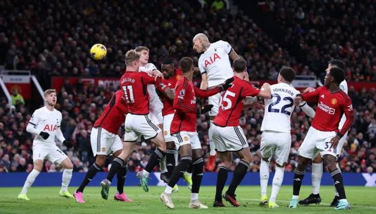 كل ما تحتاج معرفته عن مواجهة مانشستر يونايتد مع توتنهام هوتسبير في الدوري الإنجليزي