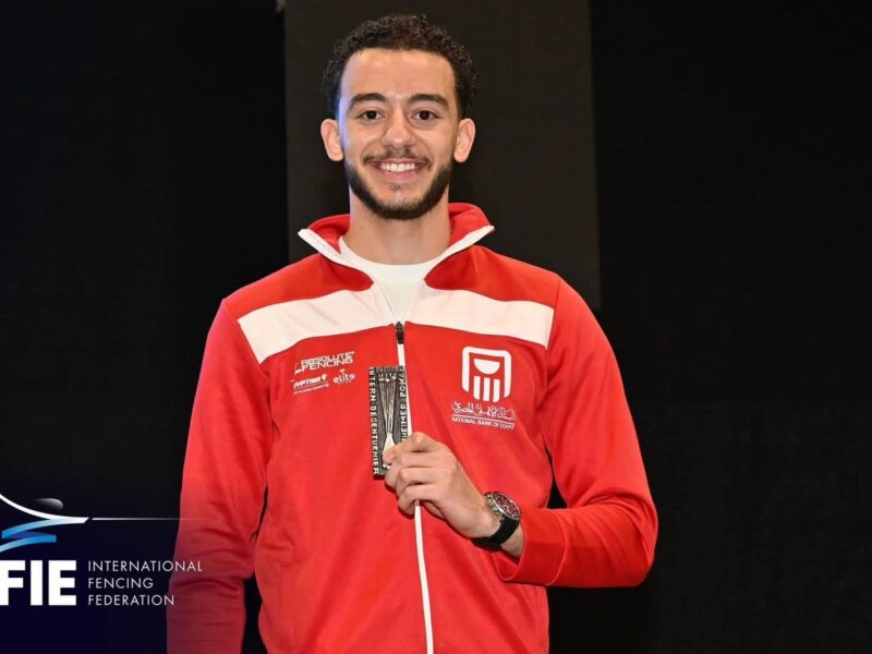 تهنئة خاصة للبطل الأولمبي محمد السيد بعد فوزه ببرونزية كأس العالم لسلاح سيف المبارزة في ألمانيا