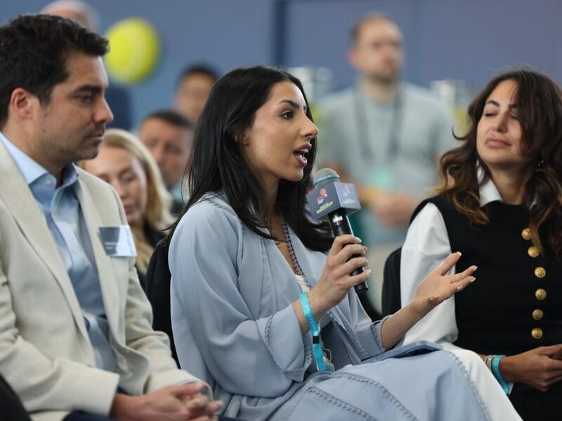 “مستقبل الرياضة يُرسم في أبوظبي” قادة بارزون من مجالات الرياضة والحكومة والأعمال يتجمعون خلال بطولة مبادلة أبوظبي المفتوحة