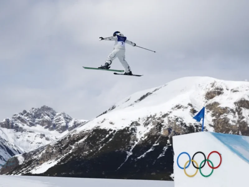 كلو كيم تصنع التاريخ في التزلج على الثلوج داخل نصف أنبوب للسيدات في الألعاب الأولمبية الشتوية 2026