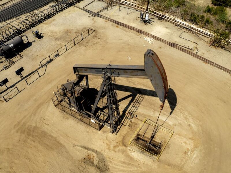 انخفاض جديد في أسعار النفط بنسبة 2% اليوم