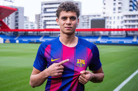 غياب حمزة عبد الكريم عن تشكيلة برشلونة أتلتيك في مواجهة بارباسترو