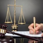 ضبط عاطل بعين شمس بحيازة سلاح ناري واستعراض القوة.. إحالة المتهم للجنايات