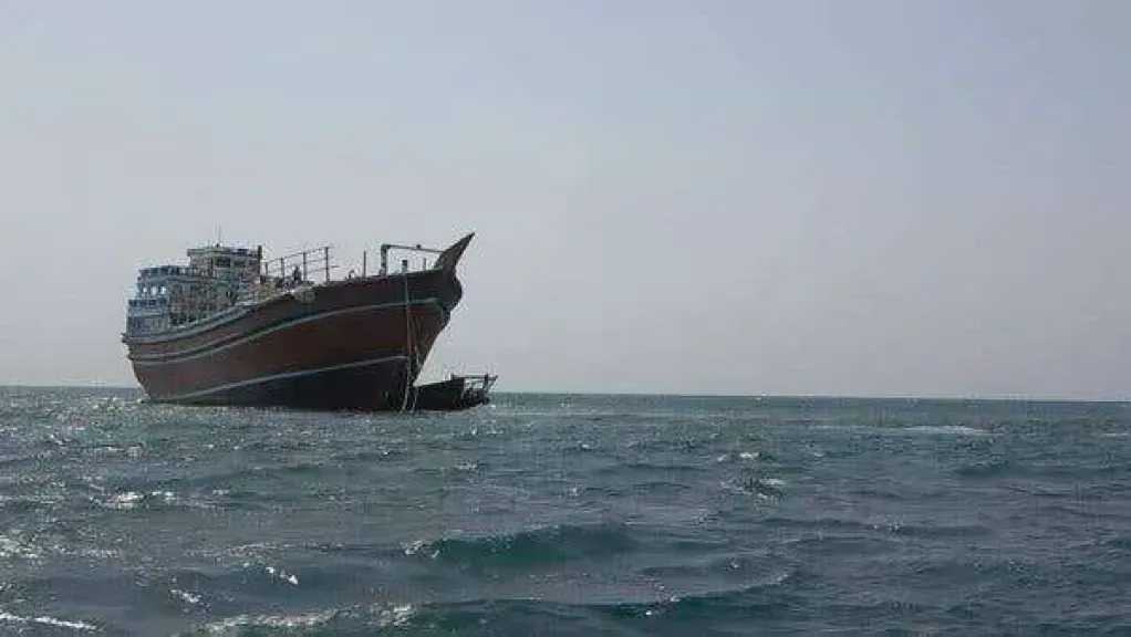 15 صيادًا يختفون في مياه الخوخة.. نداءات استغاثة وأسر تنتظر المجهول