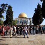 150 مستعمرا يقتحمون المسجد الأقصى بحراسة شرطة الاحتلال الإسرائيلي