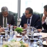 وزيرا الصحة والسياحة يبحثان استراتيجية تكاملية للارتقاء بالخدمات الطبية للسائحين وتعزيز تنافسية السياحة