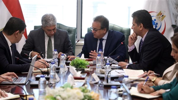 وزيرا الصحة والسياحة يبحثان استراتيجية تكاملية للارتقاء بالخدمات الطبية للسائحين وتعزيز تنافسية السياحة