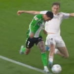 ريال بتيس ضد الريال.. ملخص اهداف ونتيجه مباراة ريال مدريد وريال بيتيس في الدوري الإسباني بعد مرور 40 دقيقة