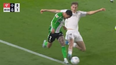 ريال بتيس ضد الريال.. ملخص اهداف ونتيجه مباراة ريال مدريد وريال بيتيس في الدوري الإسباني بعد مرور 40 دقيقة