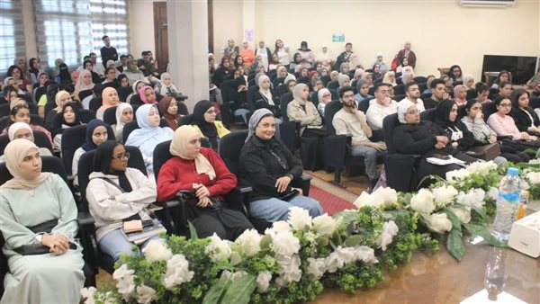 آداب عين شمس تبحث دور مصر الإغاثي في ندوة مع الهلال الأحمر