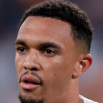 أرنولد يحسم صراع الظهير الأيمن في ريال مدريد