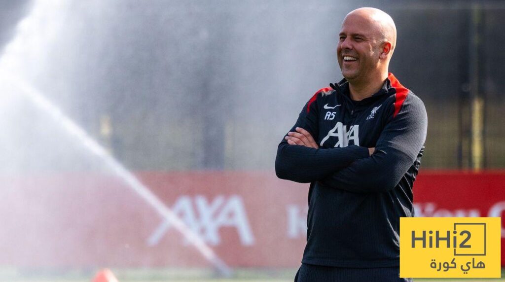 أرني سلوت يمنح الفرصة لموهبة ليفربول الصاعدة