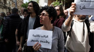 أزمة الموظفين في سوريا.. قرار إنهاء العقود يهدد آلاف العائلات بقطع مصدر رزقها