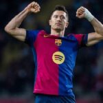 أسطورة بولندا يهاجم برشلونة بسبب ليفاندوفسكي.. ويؤكد: تصرف كرجل