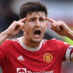 أسطورة يونايتد يدعم ماجواير لقيادة دفاع إنجلترا في المونديال