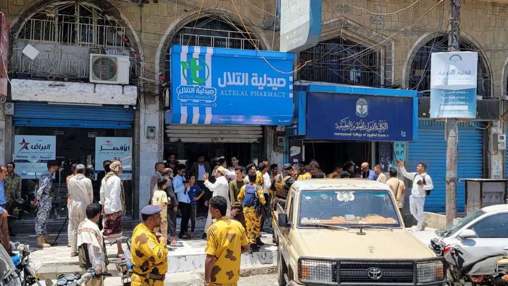 أسعار الأدوية في تعز ترتفع فجأة.. ما قصة التسعيرة الجديدة؟