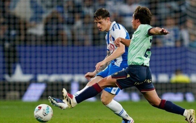 أغرب لحظات الموسم.. طرد غريب في "الليجا"