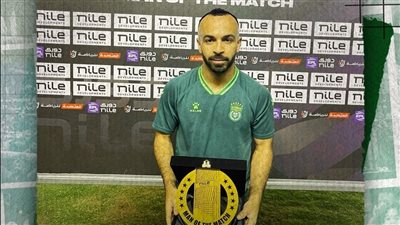 أفشة يفوز بجائزة أفضل لاعب في مباراة الاتحاد السكندري والمقاولون العرب بالدوري الممتاز