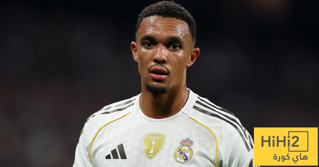 أكثر ما يلفت الانتباه حول أرنولد ..!