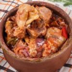 أكلات عيد الأضحى 2026.. طريقة تحضير طاجن العكاوي بالبصل