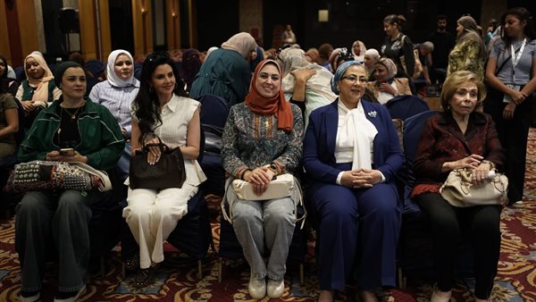 أمل عمار تشارك بمنتدى نوت لقضايا المرأة لاطلاق كتاب امرأة من صعيد مصر للسفيرة مرفت تلاوى