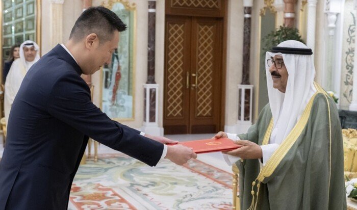أمير الكويت يتسلّم أوراق اعتماد عدد من السفراء لدى البلاد
