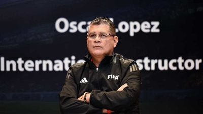 أوسكار رويز يواصل جولاته لتطوير الحكام فى مصر.. ومحاضرات فنية بمعسكر بورسعيد