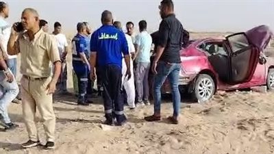 إصابة شخصين في انقلاب سيارة ملاكي على الطريق الصحراوي الغربي بقنا