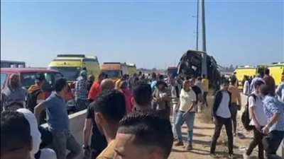 إصابة شخصين في تصادم سيارتين بطريق السويس الصحراوي