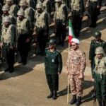 إيران تحذر السفن من مغادرة مواقعها في الخليج العربي وبحر عمان