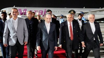 إيران تقترح إعادة فتح مضيق هرمز وتأجيل المحادثات النووية