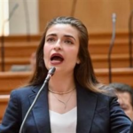 إيرين سعيد تنتقد نظام التعليم في مصر وتحذر من ضغوطه على الأطفال