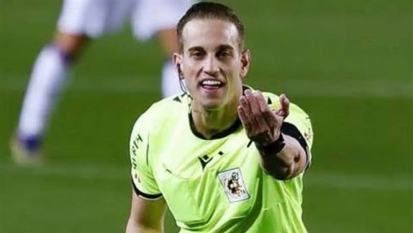 اتحاد الكرة يستقر على روخاس لإدارة مباراة الأهلي والزمالك