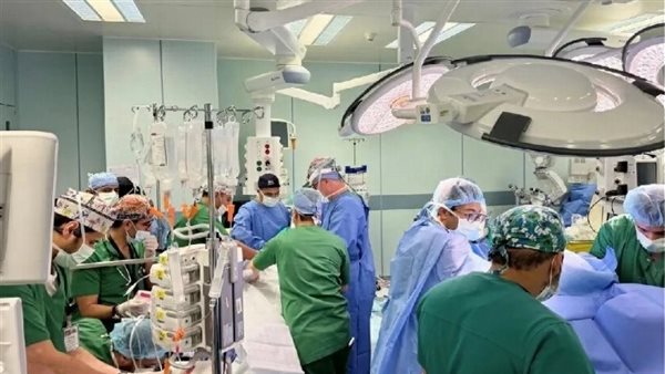 استغرقت 13 ساعة متواصلة.. نجاح عملية فصل التوأم الملتصق الفلبيني «كليا وموريس آن» بالرياض