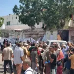 استنفار غير مسبوق في عدن .. إغلاق البنك المركزي ومصلحة الجوازات ومحيط قصر ‘‘المعاشيق’’ ومنشآت أخرى.. ماذا يحدث؟